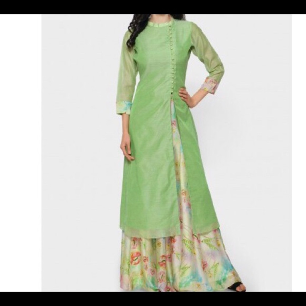 Indian ethnic elegant green kurta & printed skirt.